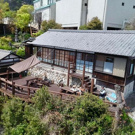 城跡石垣上の絶景古民家宿 鞆城茶屋庵 Tomo Bagian luar foto