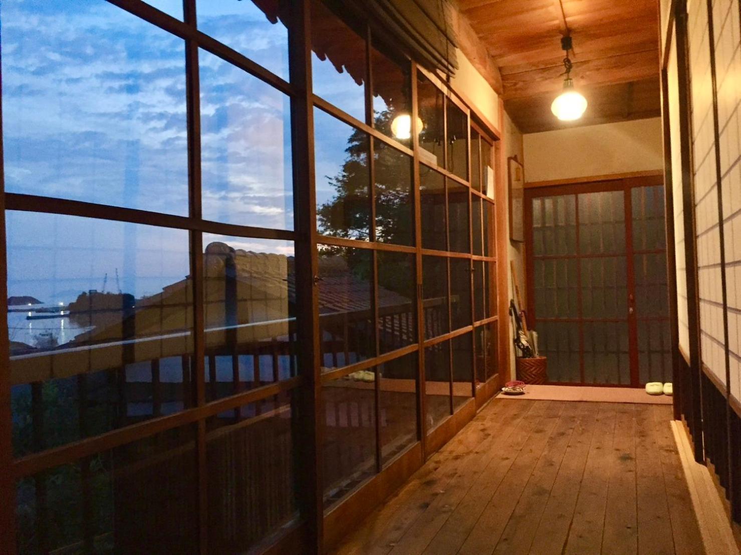 城跡石垣上の絶景古民家宿 鞆城茶屋庵 Tomo Bagian luar foto