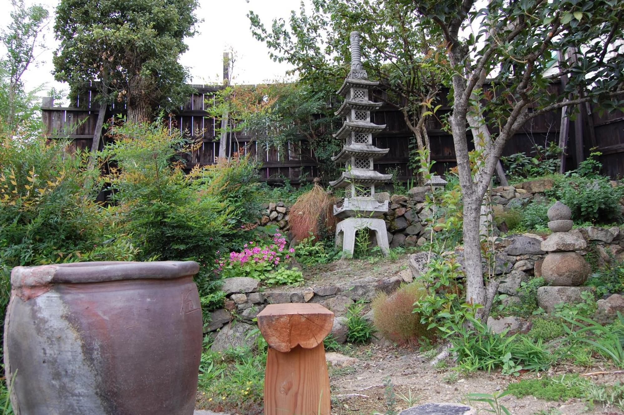 城跡石垣上の絶景古民家宿 鞆城茶屋庵 Tomo Bagian luar foto