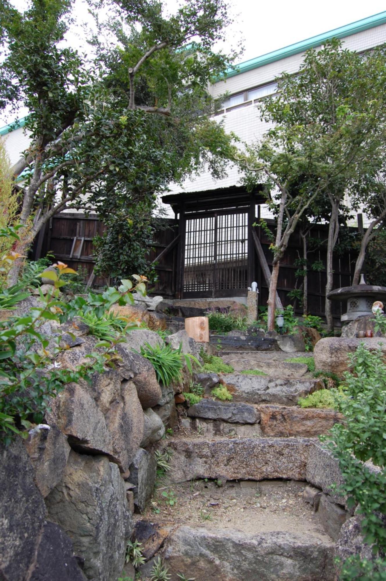 城跡石垣上の絶景古民家宿 鞆城茶屋庵 Tomo Bagian luar foto
