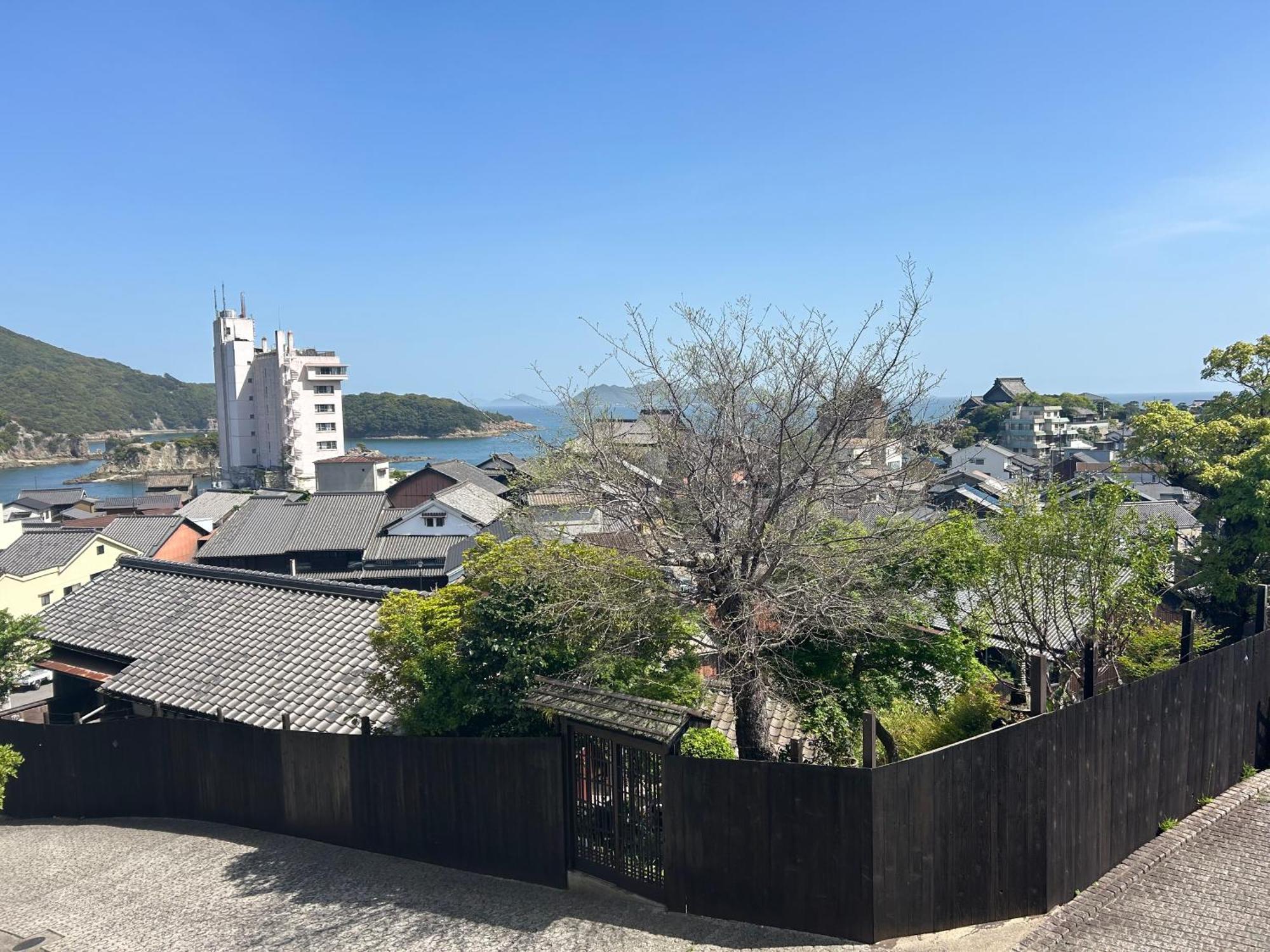 城跡石垣上の絶景古民家宿 鞆城茶屋庵 Tomo Bagian luar foto