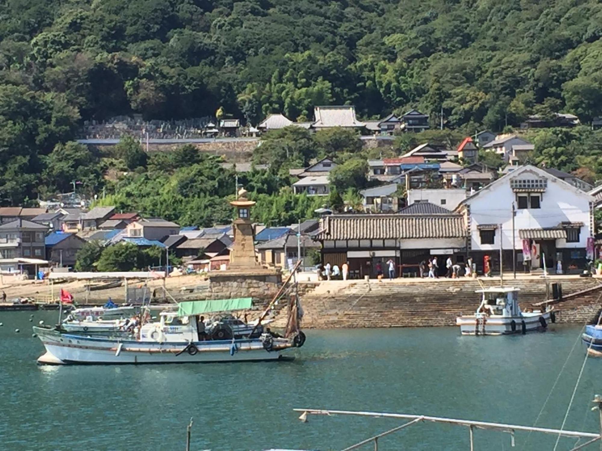 城跡石垣上の絶景古民家宿 鞆城茶屋庵 Tomo Bagian luar foto